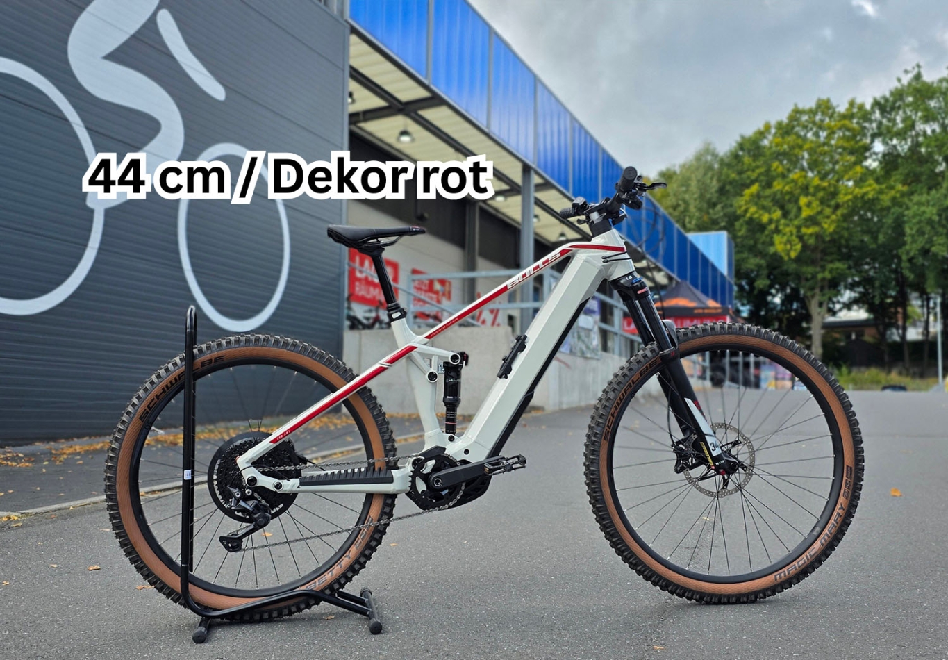 44cm Rahmen mit rotem Dekot am Oberrohr